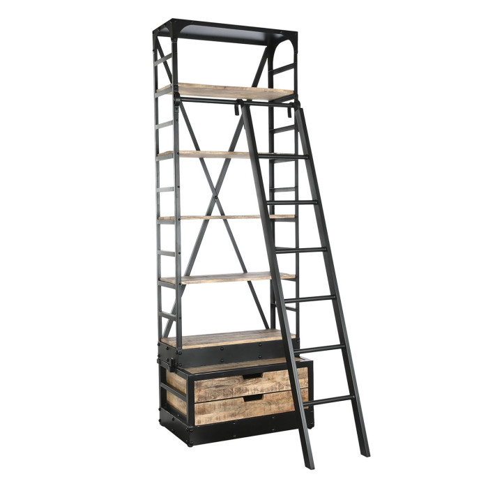 Libreria stile industriale con scala