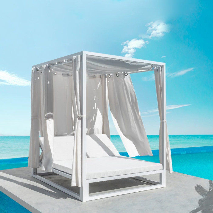 Letto a baldacchino bianco per esterno