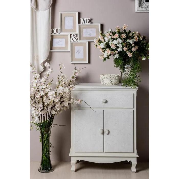 Mobiletto Shabby Provenzale con Intarsi Floreali, vernice ad acqua