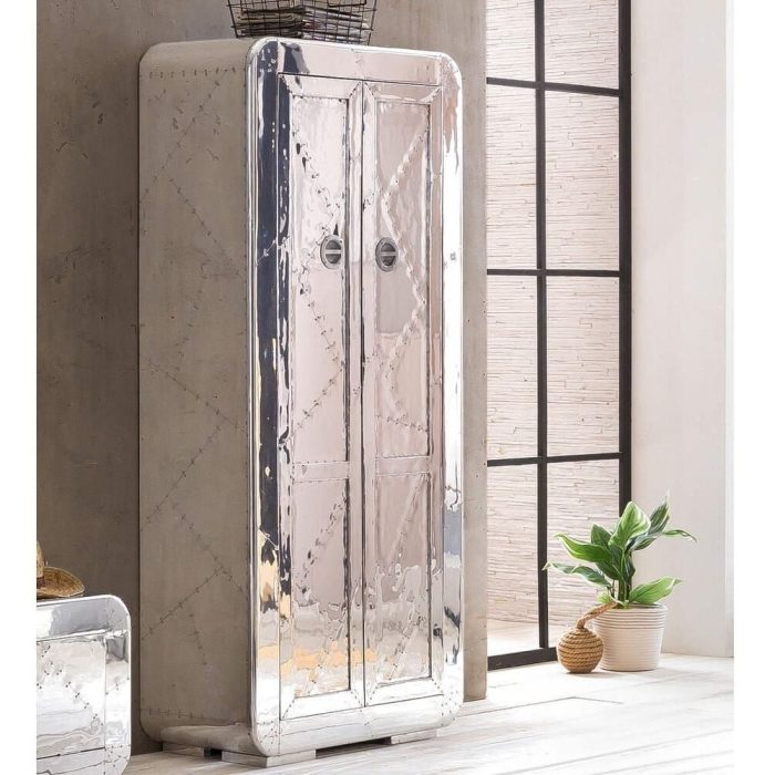 Mobile aeronautico design vintage per loft moderni