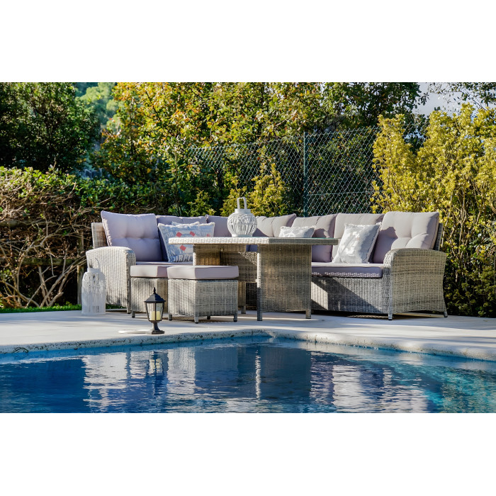 Set tavolo e divano da giardino in rattan