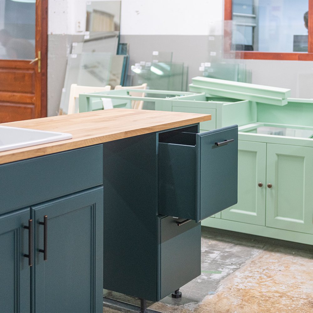 Cucina country SU MISURA in legno massello realizzazione artigianale